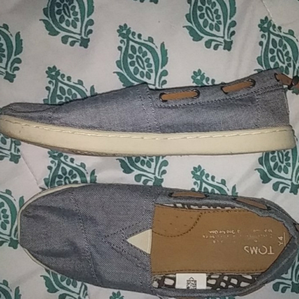 Toms